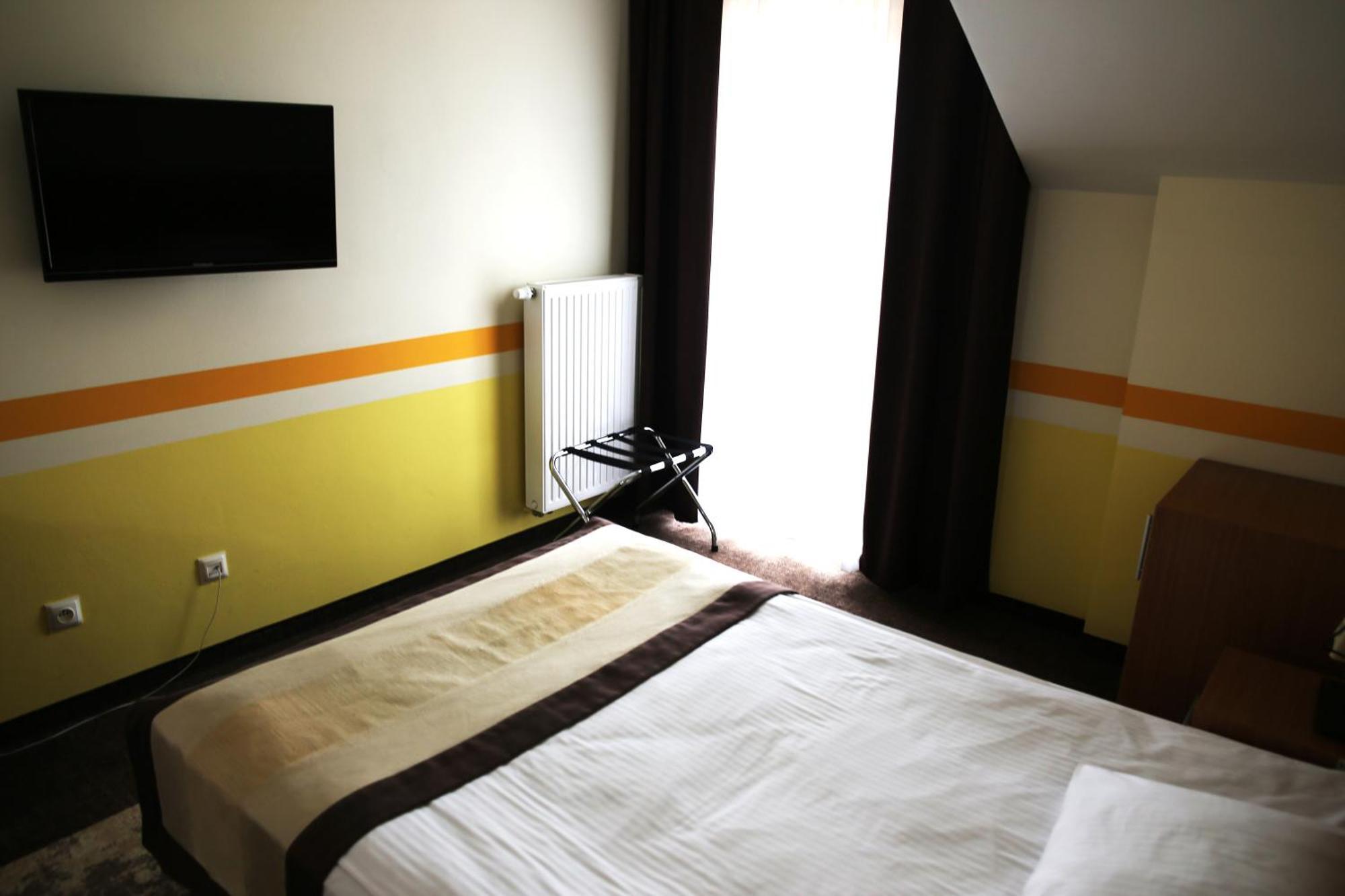 Hotel Folklor Międzyrzec Podlaski Habitación foto