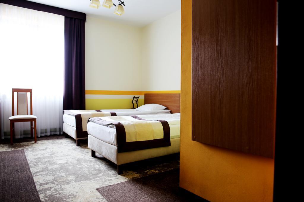 Hotel Folklor Międzyrzec Podlaski Exterior foto